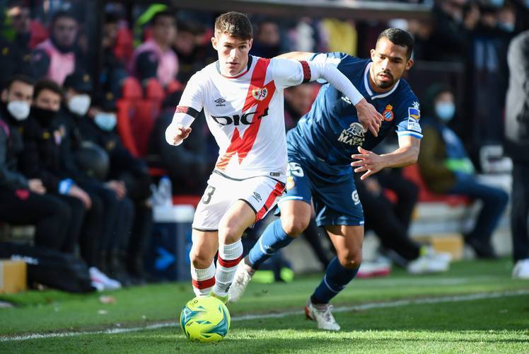 包含西甲战况：马德里竞技防线稳固，金州勇士进攻受阻，布鲁诺·费尔南德斯成最佳的词条